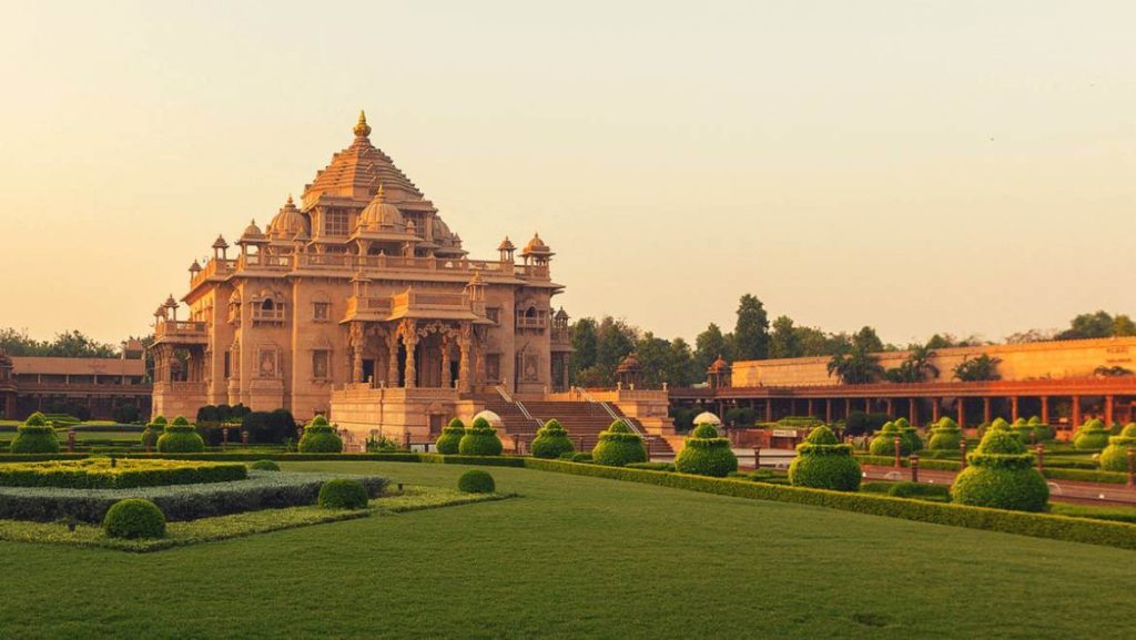 Ahmedabad International Airport (AMD) Assistance Service